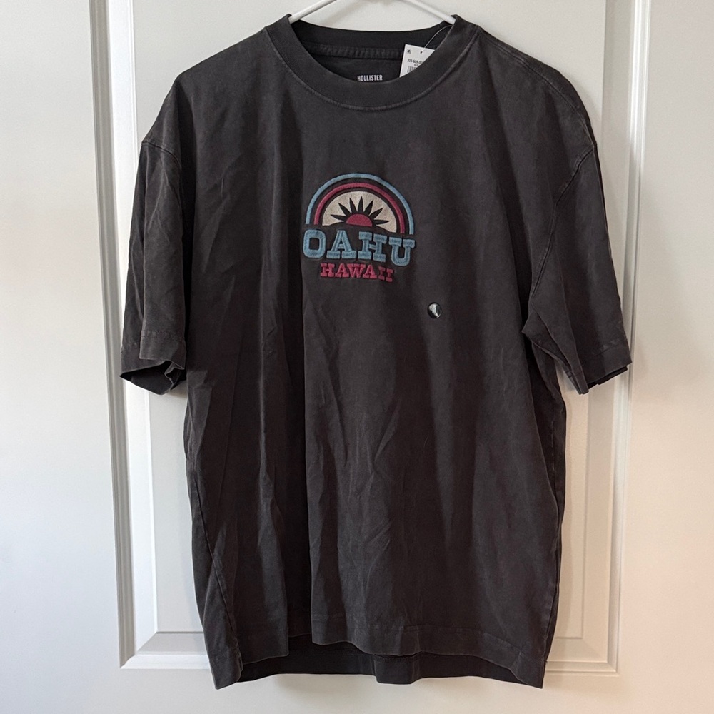 Hollister Dark Gray Oahu Hawaii Graphic Tee